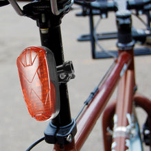Charger l'image dans la galerie, TiBike - Feu arrière de Vélo avec tracker GPS intégré